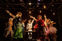 NICO×frogs 第5回公演「檻の中の微睡み」より。（撮影：河西沙織）