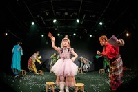 NICO×frogs 第5回公演「檻の中の微睡み」より。（撮影：河西沙織）