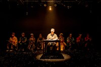 NICO×frogs 第5回公演「檻の中の微睡み」より。（撮影：河西沙織）