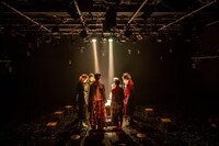 NICO×frogs 第5回公演「檻の中の微睡み」より。（撮影：河西沙織）