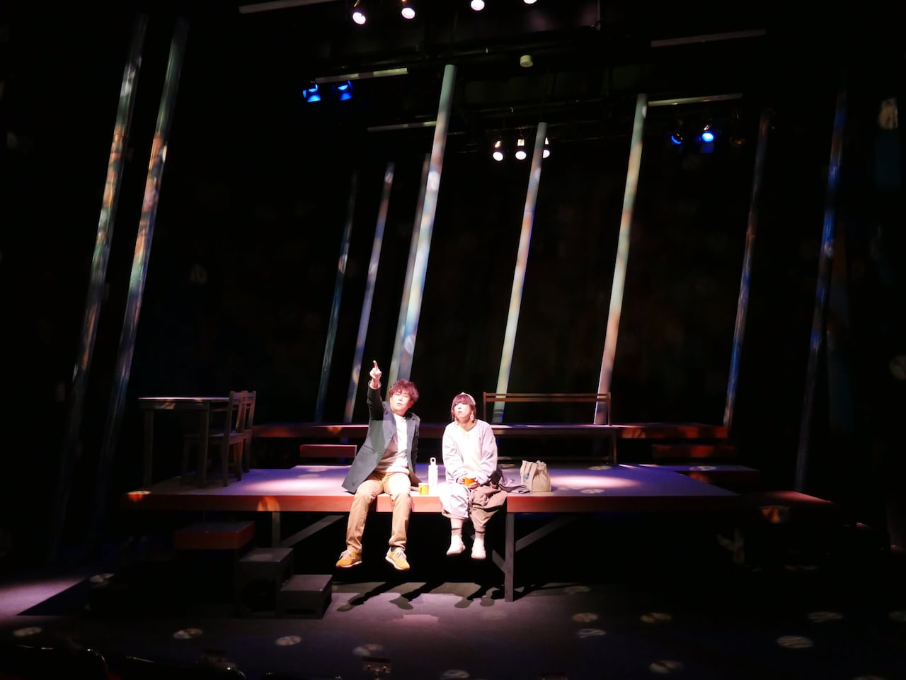 ハッピーエンドか、バッドエンドか？The Stone Age新作「エイリアンズ」開幕