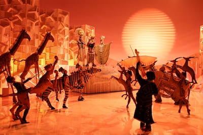 「ライオンキング」より、「サークル・オブ・ライフ」の様子。