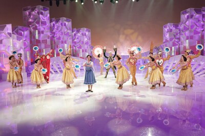 「美女と野獣」より、「ビー アワ ゲスト（おもてなし）」の様子。