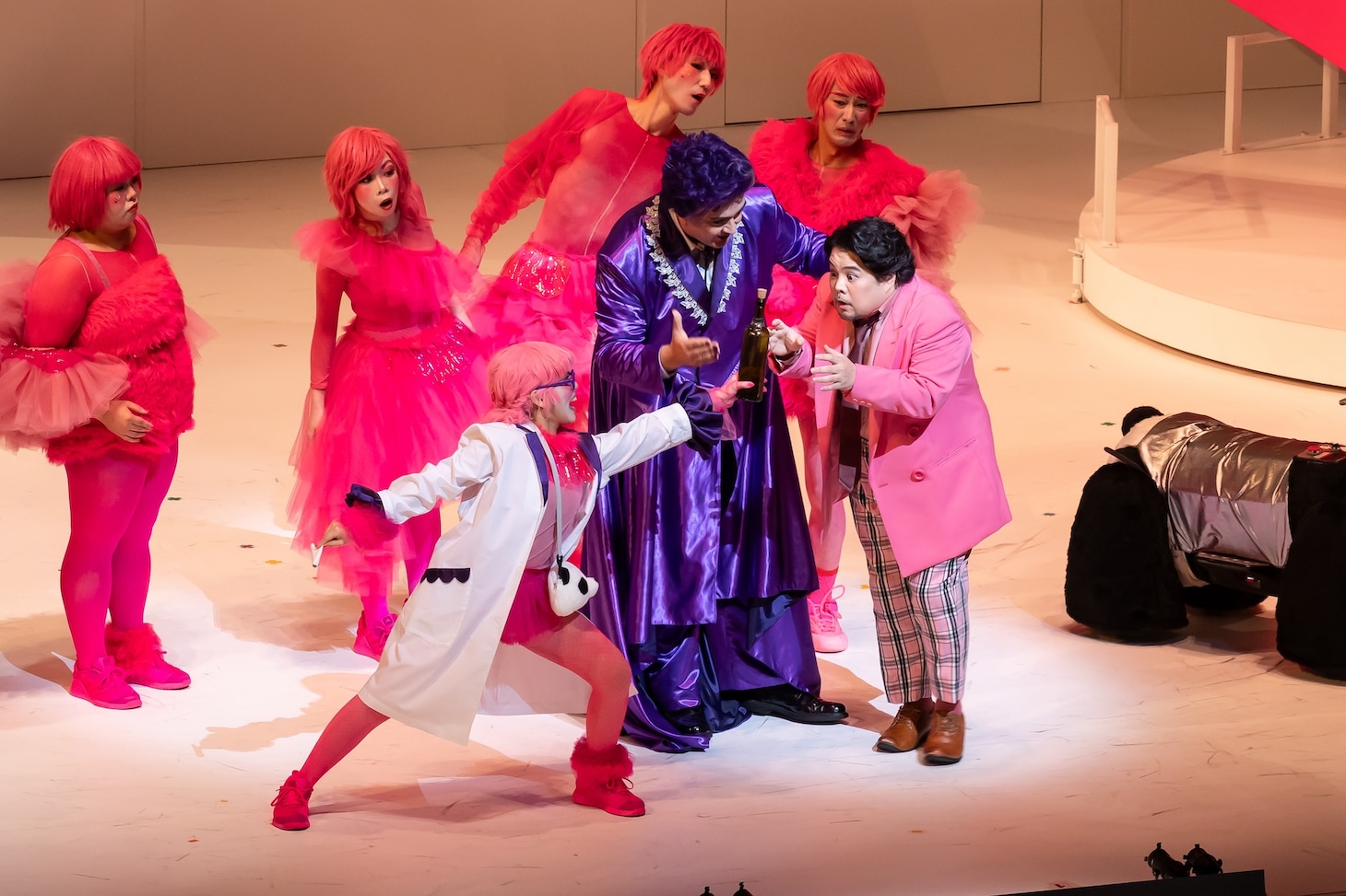 2025年度 全国共同制作オペラ ドニゼッティ作曲 / 歌劇「愛の妙薬」より。©Takashi Fujimoto