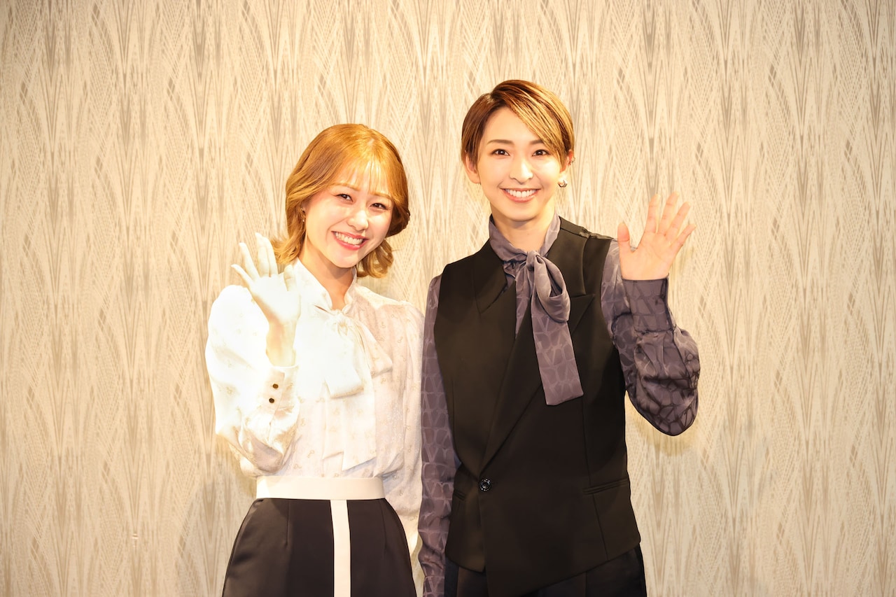 左から春乃さくら、桜木みなと。