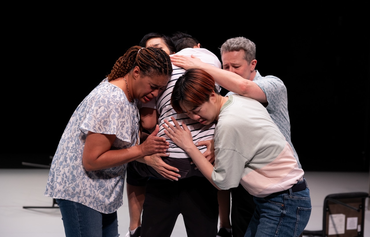 アヤ・オガワの“とても内面的な物語”「鼻血」上演に向けメッセージ