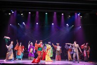 花組芝居 鏡花歌舞伎「陽炎座」より。（撮影：古元道広）