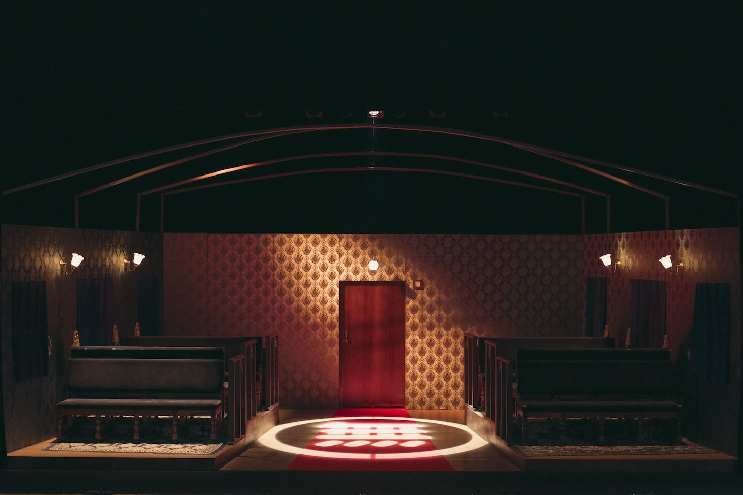 無情報 vol.10「B列車で行こう」より。（撮影：市川唯人）