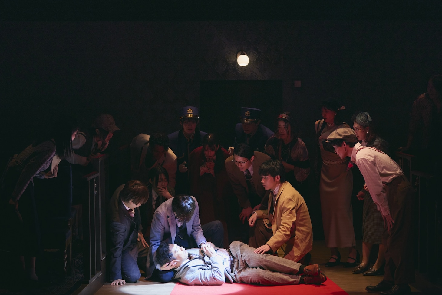 無情報 vol.10「B列車で行こう」より。（撮影：市川唯人）