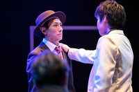 舞台「マイホームヒーロー」より。