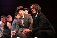 舞台「マイホームヒーロー」より。