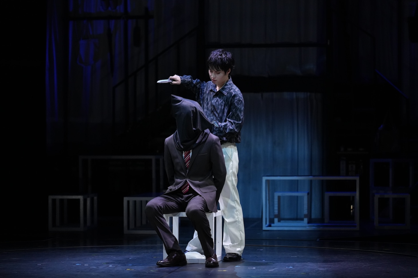 舞台「マイホームヒーロー」より。