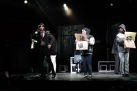 舞台「マイホームヒーロー」より。