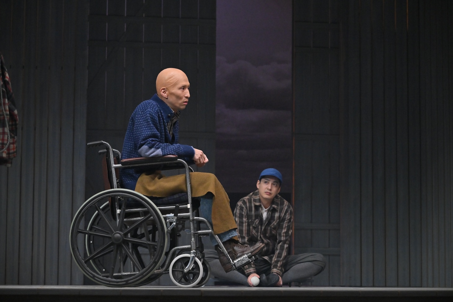 「すべての幸運を⼿にした男」より。（撮影：阿部章仁）