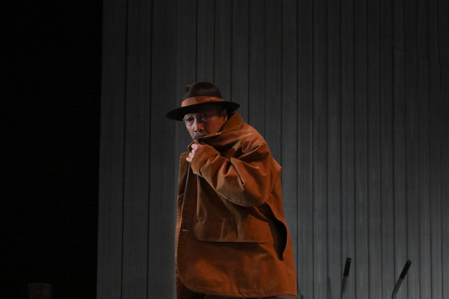 「すべての幸運を⼿にした男」より。（撮影：阿部章仁）