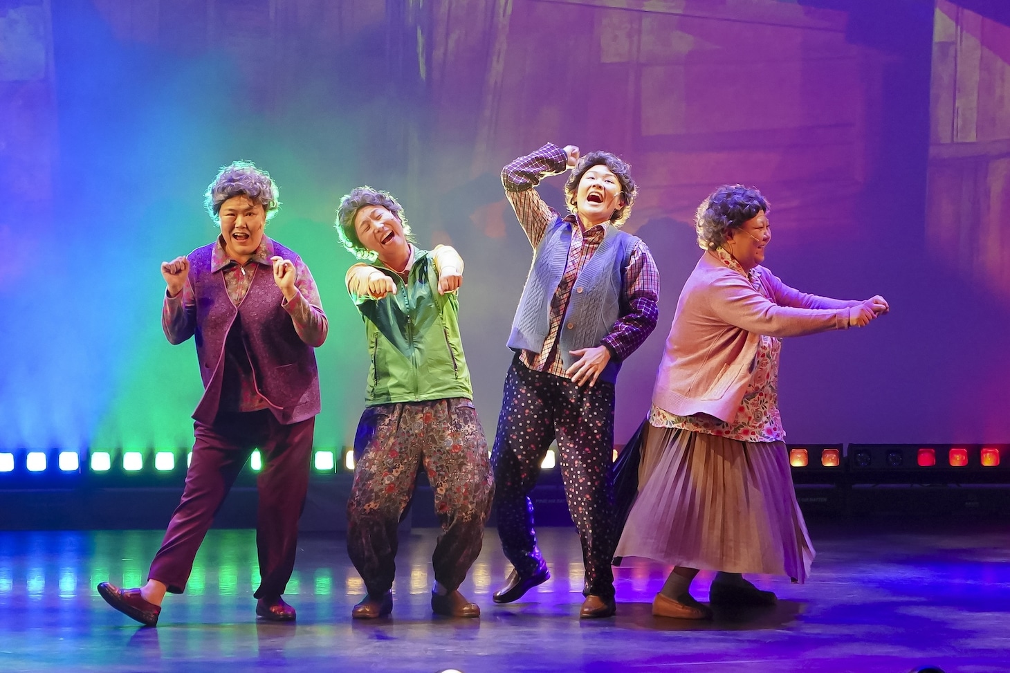 「とっても楽しいお嬢さんたち」より。（撮影：友澤綾乃）