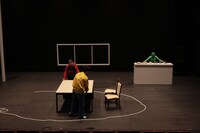 第10回北海道戯曲賞 大賞受賞公演「迷惑な客」より。（撮影：原田直樹 / n-foto）