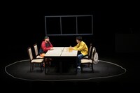 第10回北海道戯曲賞 大賞受賞公演「迷惑な客」より。（撮影：原田直樹 / n-foto）