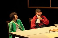 第10回北海道戯曲賞 大賞受賞公演「迷惑な客」より。（撮影：原田直樹 / n-foto）