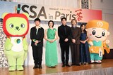 ミュージカル「ISSA in Paris」制作発表会見より。左から長野県マスコットキャラクター・アルクマ、藤田俊太郎、潤花、海宝直人、岡宮来夢、豊原江理佳、信濃町PRキャラクター・一茶さん。