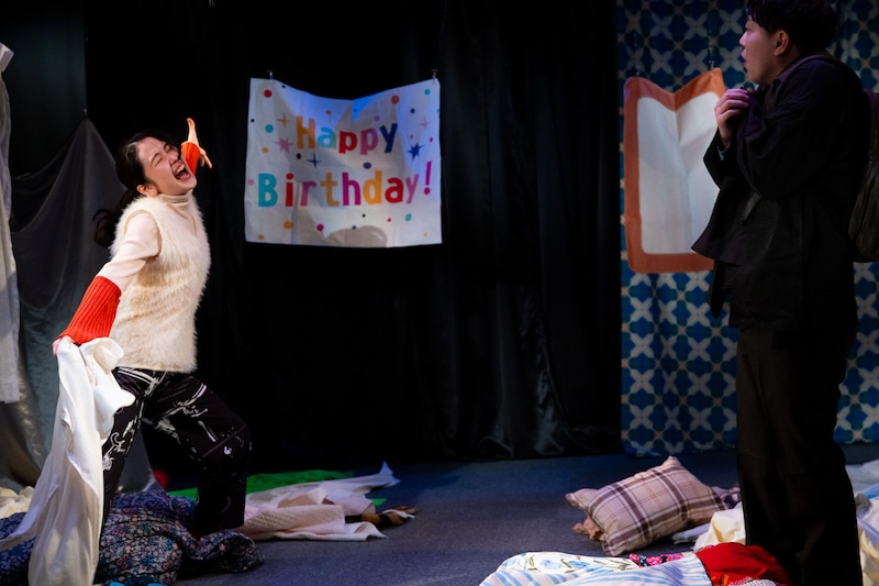 Quno「増える部屋」神奈川公演より。（撮影：青木哲）