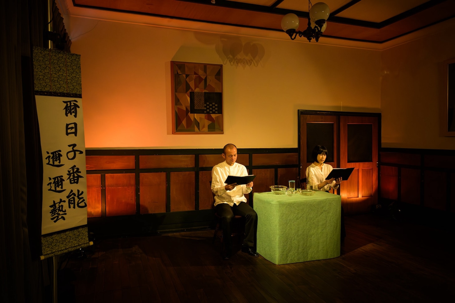 「MPAD2025」より、田中遊×広田ゆうみ「耳で楽しむ古事記～その5 天孫降臨」の様子。（撮影：松原豊）