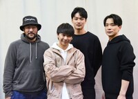 「1995117546」合同取材会より、左からウォーリー木下、須賀健太、中川大輔、小林唯。