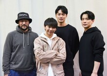 「1995117546」合同取材会より、左からウォーリー木下、須賀健太、中川大輔、小林唯。