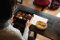 「MPAD2025」より、鎌ヶ谷アルトギルドによる山田風太郎「さようなら」で振る舞われたキッチンワークペコリーノのお弁当。（撮影：森井一鷹）