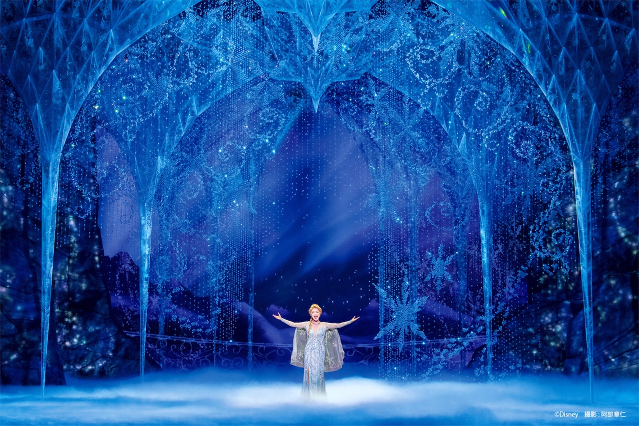 劇団四季 ディズニーミュージカル「アナと雪の女王」より。©Disney（撮影：阿部章仁）