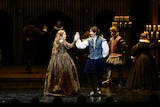 劇団四季「恋におちたシェイクスピア」より。（撮影：上原タカシ）
