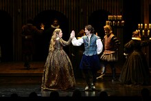 劇団四季「恋におちたシェイクスピア」より。（撮影：上原タカシ）