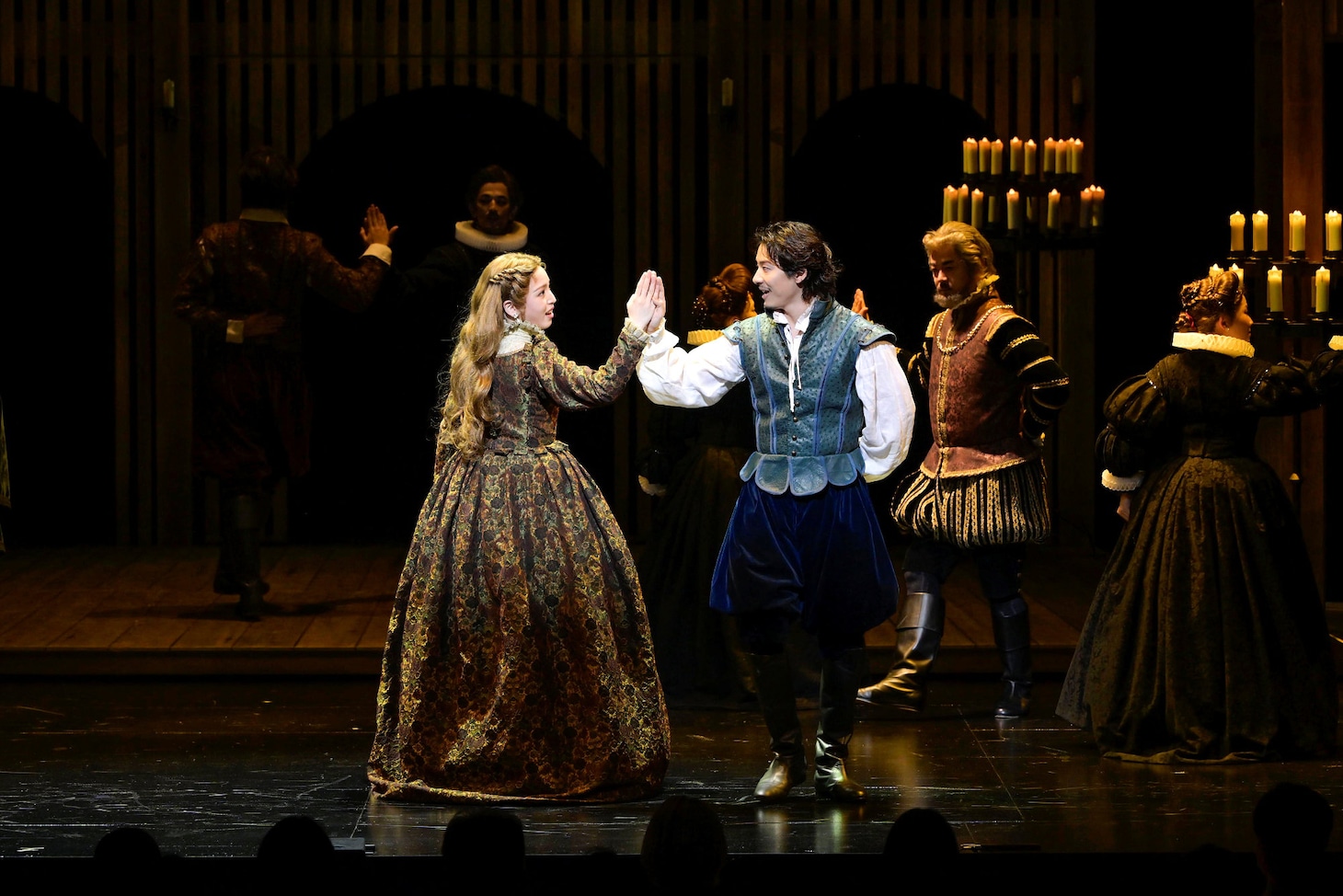 劇団四季「恋におちたシェイクスピア」より。（撮影：上原タカシ）