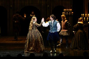 劇団四季「恋におちたシェイクスピア」より。（撮影：上原タカシ）