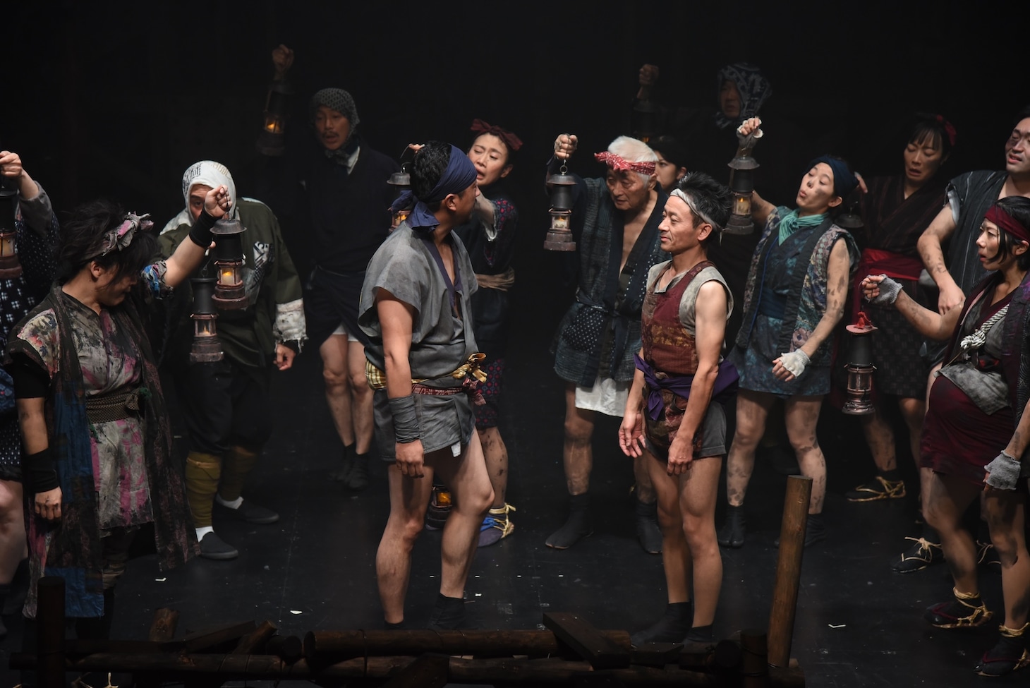 劇団桟敷童子「一九一四大非常」より。（撮影：長田勇）