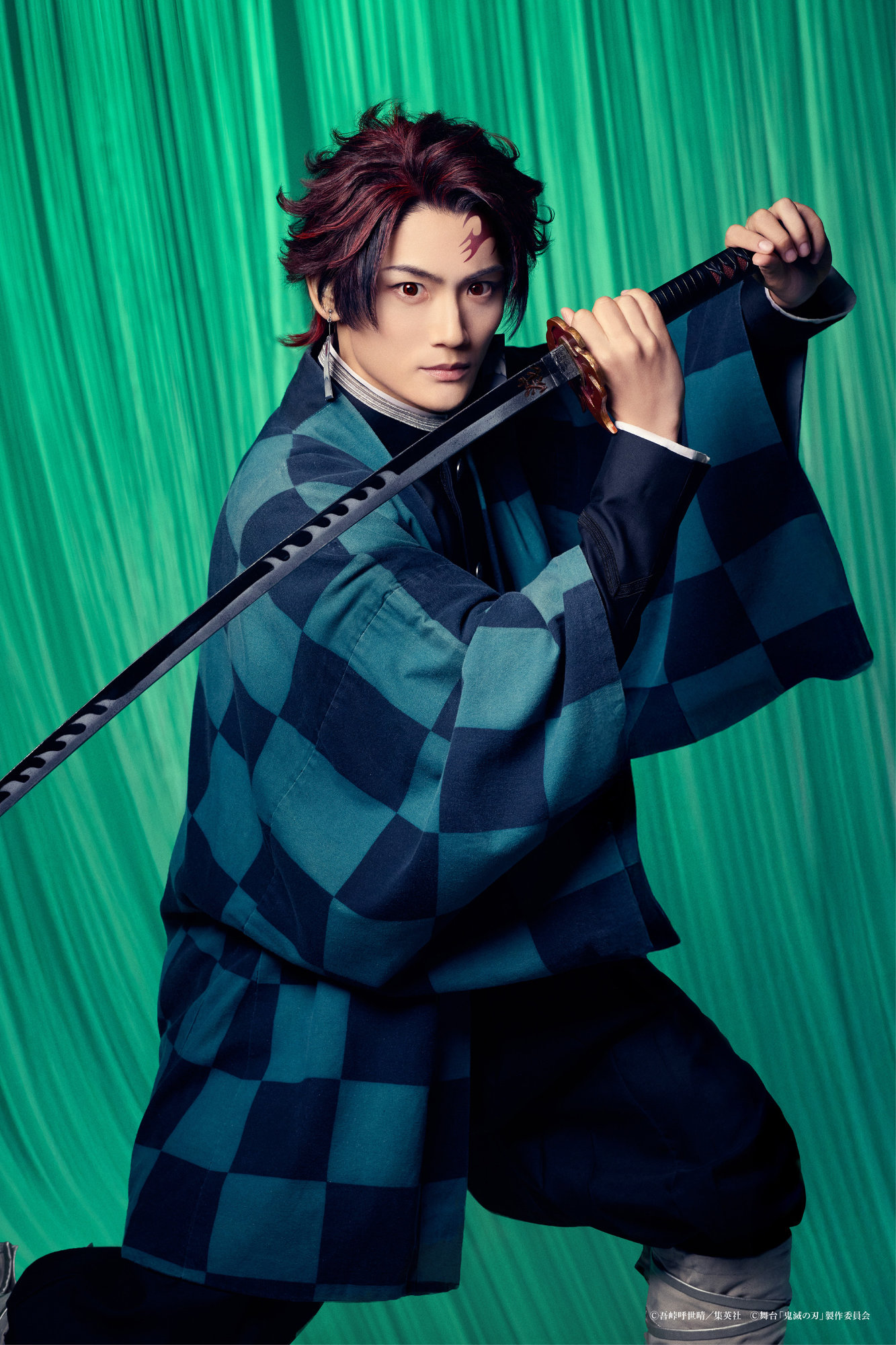 「舞台『鬼滅の刃』其ノ陸 柱稽古」より、髙橋颯扮する竈門炭治郎。