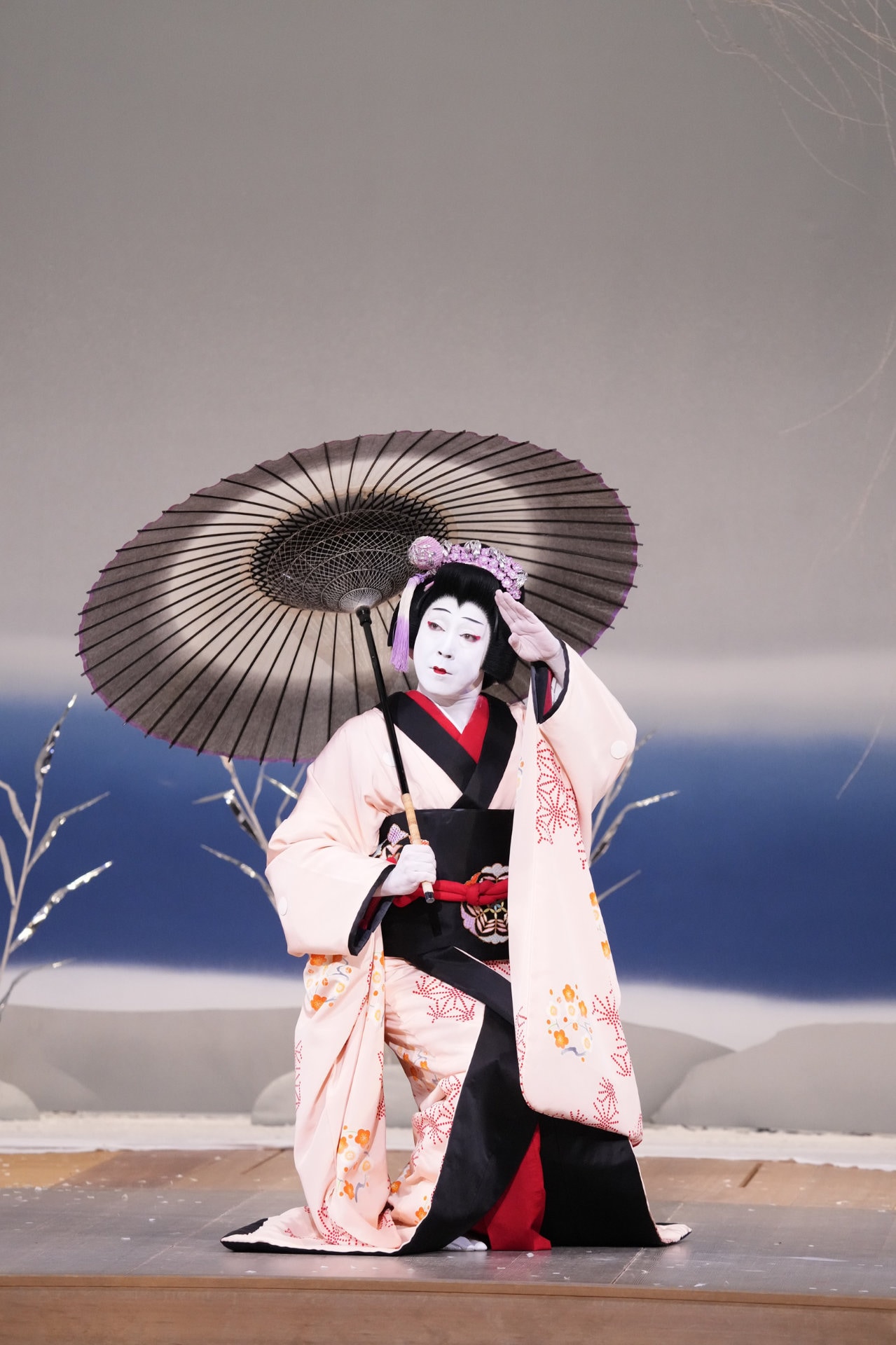 尾上菊之助・尾上丑之助による躍動感あふれる「連獅子」特別ポスター