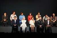 「スリー・キングダムス Three Kingdoms」初日前会見より。前列左から伊礼彼方、音月桂、夏子、伊達暁、浅野雅博。後列左から佐藤祐基、竪山隼太、坂本慶介、森川由樹、鈴木勝大、八頭司悠友、近藤隼。