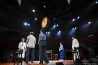 マーダーミステリーシアター「偽りの晩餐」より。（撮影：小境勝巳）