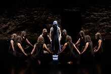 Noism0+Noism1「マレビトの歌」より。（撮影：松橋晶子）