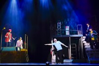 「ロボコォォォン！-ROBOT COOONTEST!-」より。（Photo by Ayano Tomozawa）