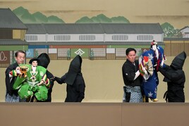 「万才」「国性爺合戦」を上演、「令和7年12月文楽鑑賞教室」幕開け