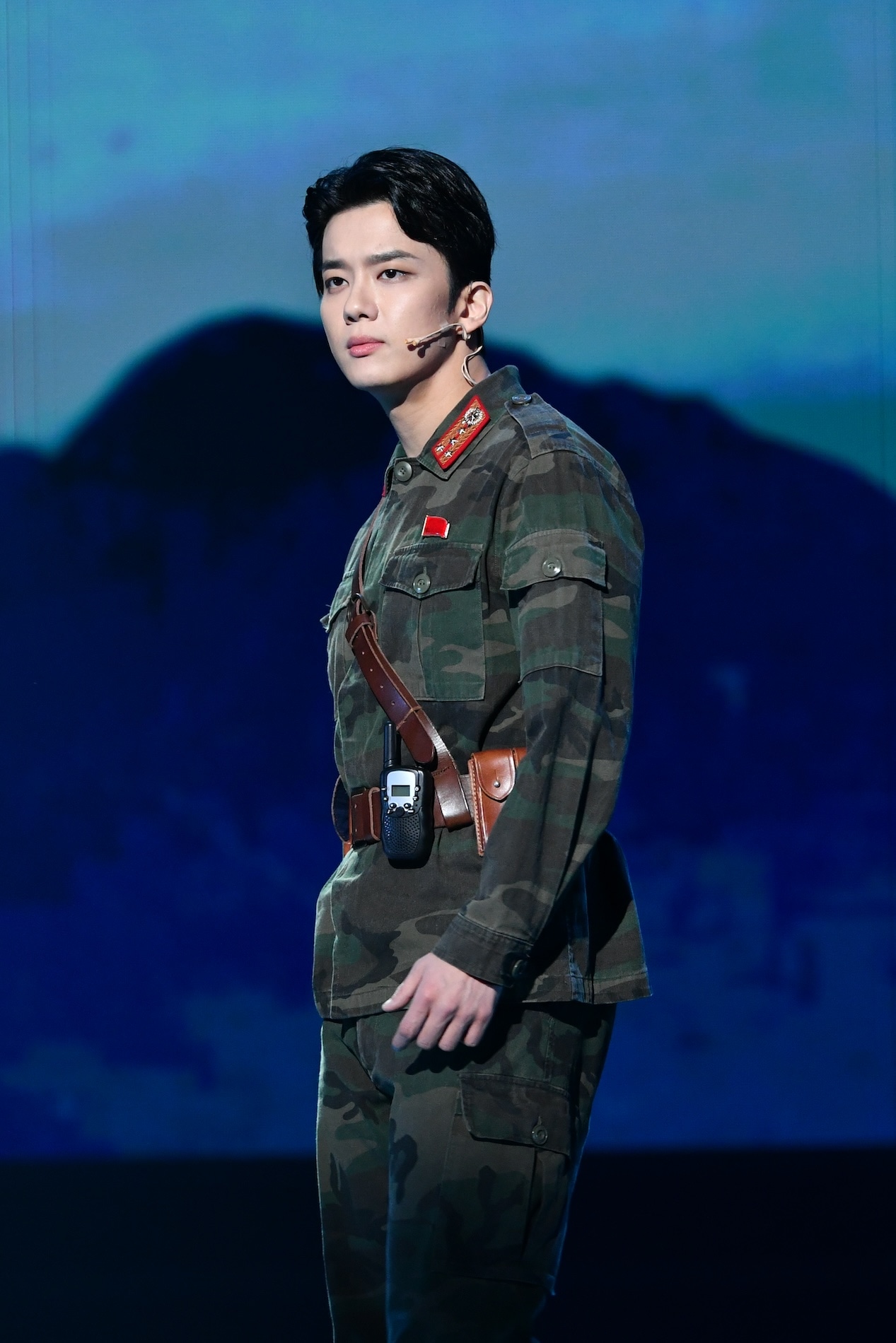 ミュージカル「愛の不時着」より。（撮影：三上富之）