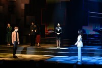 ミュージカル「愛の不時着」より。（撮影：三上富之）