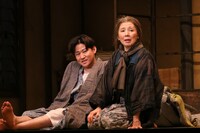 こまつ座 第156回公演「泣き虫なまいき石川啄木」より。（撮影：宮川舞子）