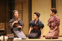 こまつ座 第156回公演「泣き虫なまいき石川啄木」より。（撮影：宮川舞子）