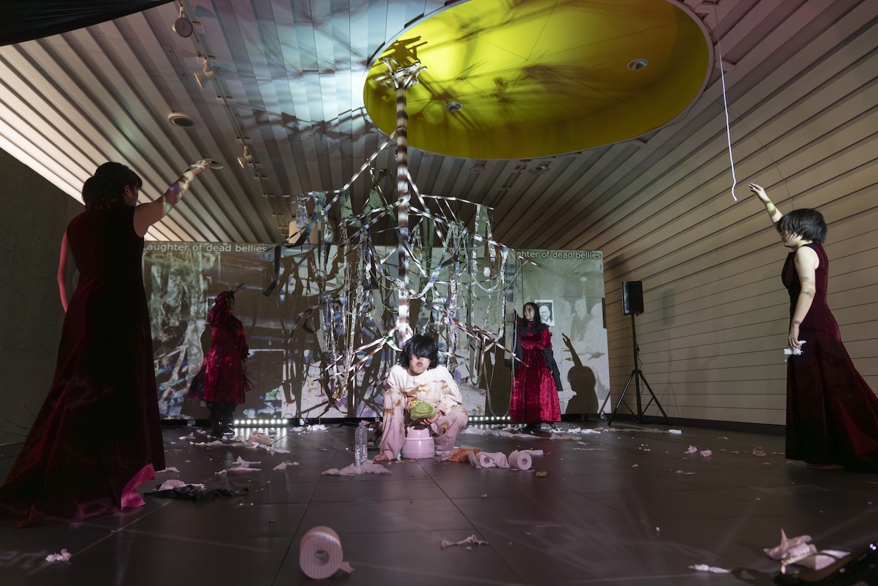 Mr.daydreamer #10「ハムレットマシーン」より。（撮影：齋藤千春）