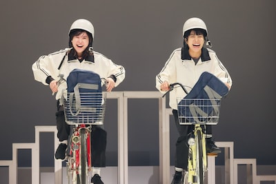 パルコ・プロデュース2025「シャイニングな女たち」より。（撮影：宮川舞子）