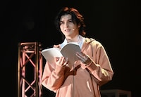 LIVE×Reading Musical「オッサン（36）がアイドルになる話」公開ゲネプロより、スタンミじゃぱん演じるミロク（大崎弥勒）。