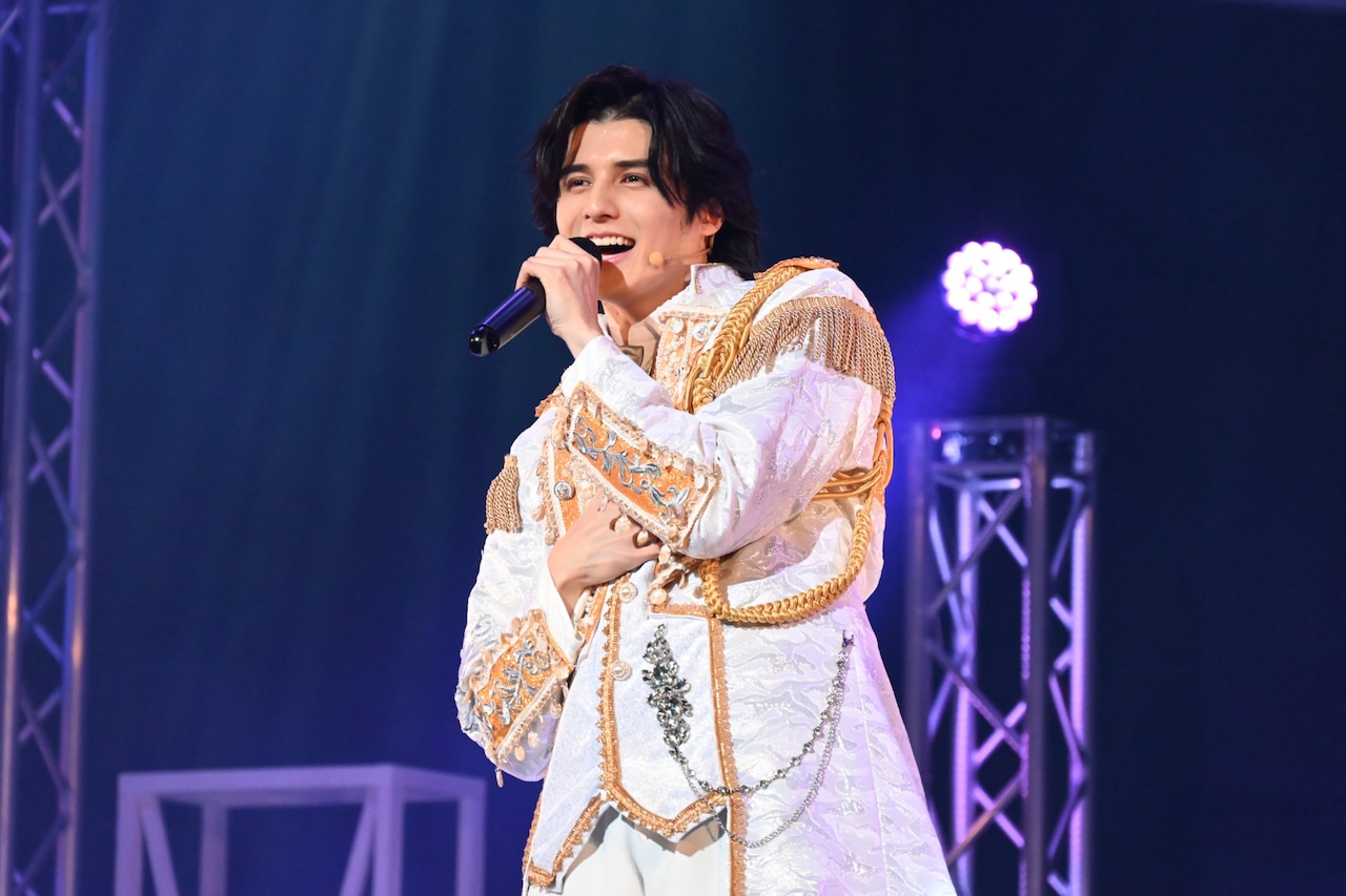 LIVE×Reading Musical「オッサン（36）がアイドルになる話」公開ゲネプロより、スタンミじゃぱん演じるミロク（大崎弥勒）。